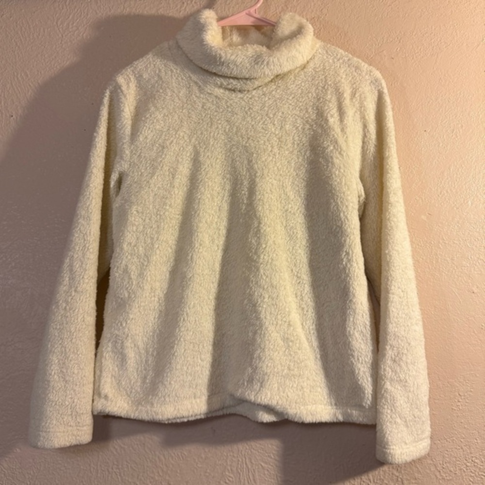 Pacífica Cozy Cream Turtleneck Sweater